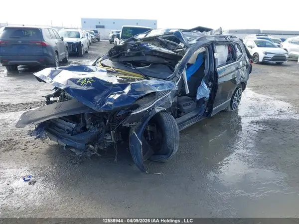 3VV2B7AX8JM197605 2018 VOLKSWAGEN TIGUAN - Image 2