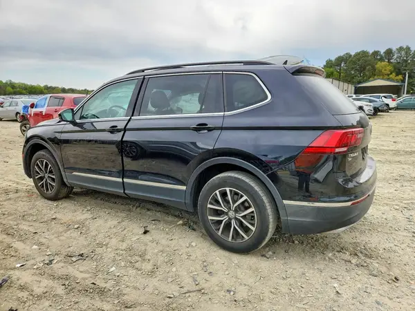 3VV2B7AX8JM198575 2018 VOLKSWAGEN TIGUAN - Image 2