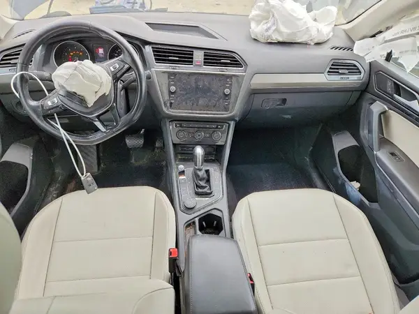 3VV2B7AX8JM198575 2018 VOLKSWAGEN TIGUAN - Image 8
