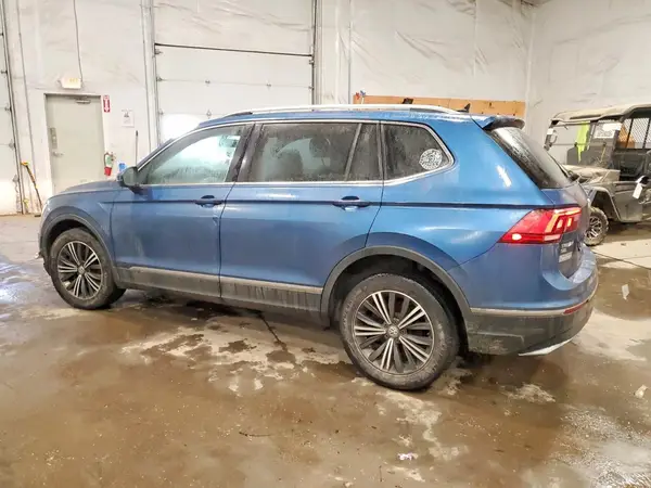 3VV2B7AX8JM203032 2018 VOLKSWAGEN TIGUAN - Image 2