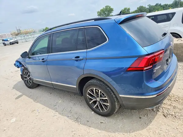 3VV2B7AX8JM218386 2018 VOLKSWAGEN TIGUAN - Image 2