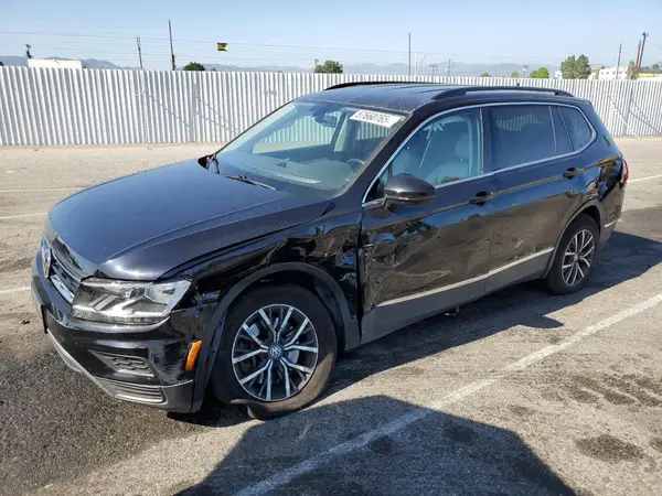 3VV2B7AX8JM221479 2018 VOLKSWAGEN TIGUAN - Image 1