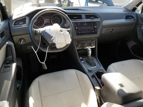 3VV2B7AX8JM221479 2018 VOLKSWAGEN TIGUAN - Image 8