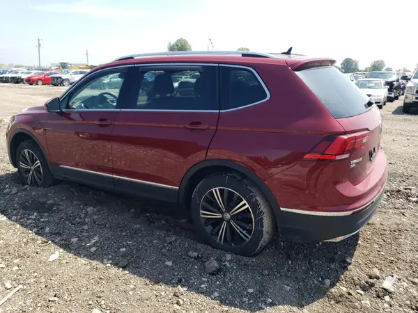 3VV2B7AX8JM221899 2018 VOLKSWAGEN TIGUAN - Image 2