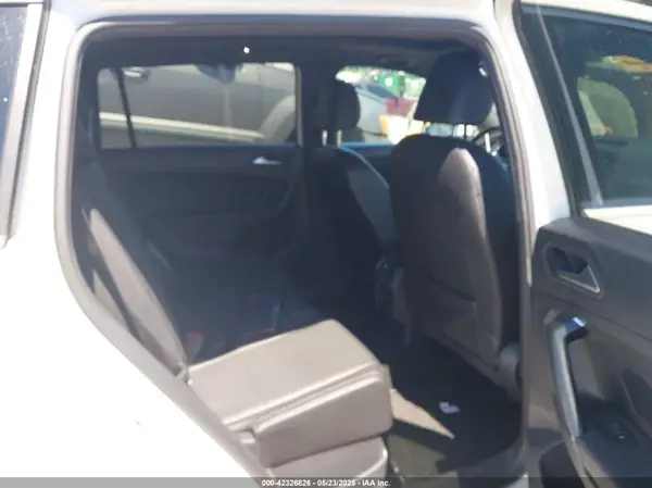 3VV2B7AX8KM017041 2019 VOLKSWAGEN TIGUAN - Image 8