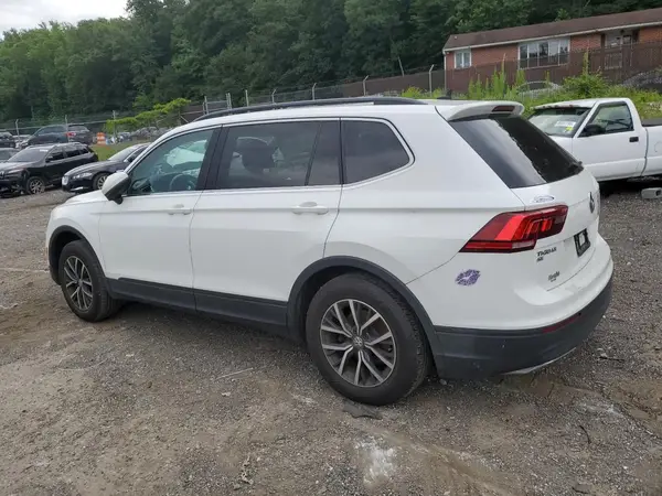 3VV2B7AX8KM025835 2019 VOLKSWAGEN TIGUAN - Image 2
