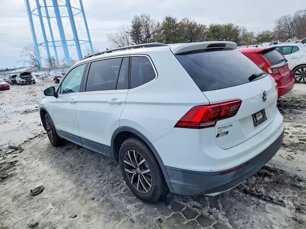 3VV2B7AX8KM055661 2019 VOLKSWAGEN TIGUAN - Image 2
