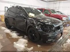 3VV2B7AX8KM118922 2019 VOLKSWAGEN TIGUAN