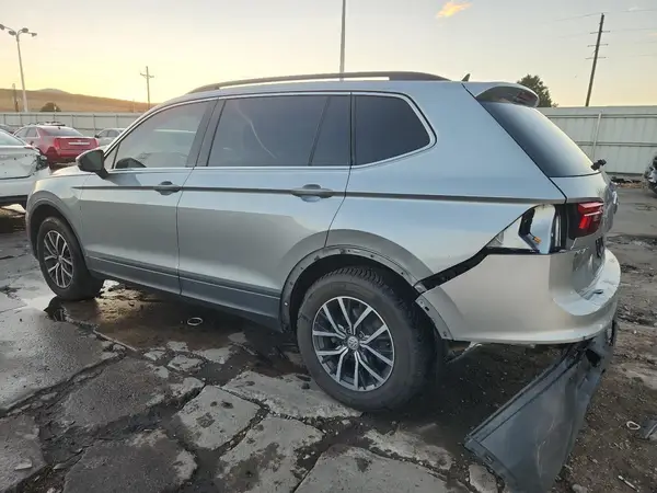 3VV2B7AX8KM137552 2019 VOLKSWAGEN TIGUAN - Image 2