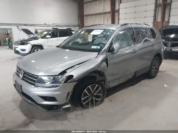 3VV2B7AX8KM173287 2019 VOLKSWAGEN TIGUAN - Image 2