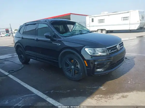 3VV2B7AX8KM182278 2019 VOLKSWAGEN TIGUAN - Image 1