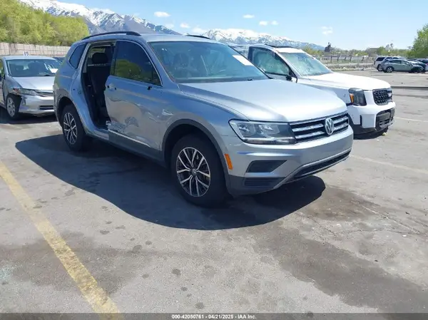 3VV2B7AX8LM020992 2020 VOLKSWAGEN TIGUAN - Image 1