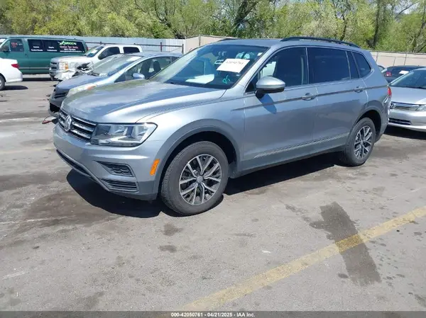 3VV2B7AX8LM020992 2020 VOLKSWAGEN TIGUAN - Image 2