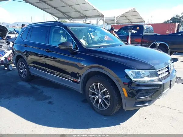 3VV2B7AX8LM027974 2020 VOLKSWAGEN TIGUAN - Image 1