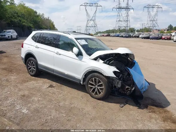 3VV2B7AX8LM043690 2020 VOLKSWAGEN TIGUAN - Image 1