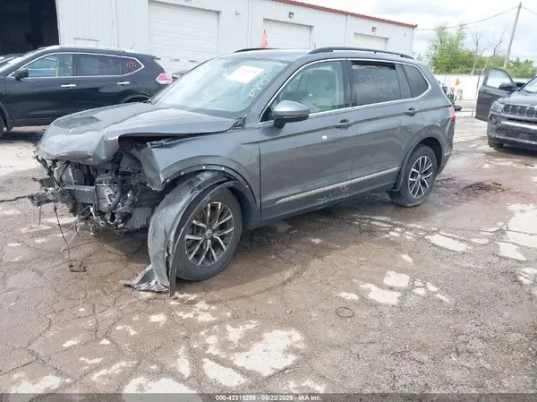 3VV2B7AX8LM044645 2020 VOLKSWAGEN TIGUAN - Image 2
