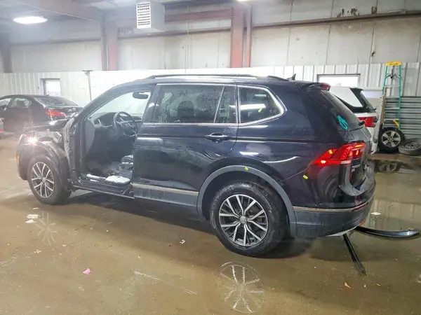 3VV2B7AX8LM045777 2020 VOLKSWAGEN TIGUAN - Image 2
