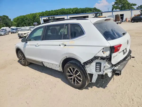 3VV2B7AX8LM046508 2020 VOLKSWAGEN TIGUAN - Image 2