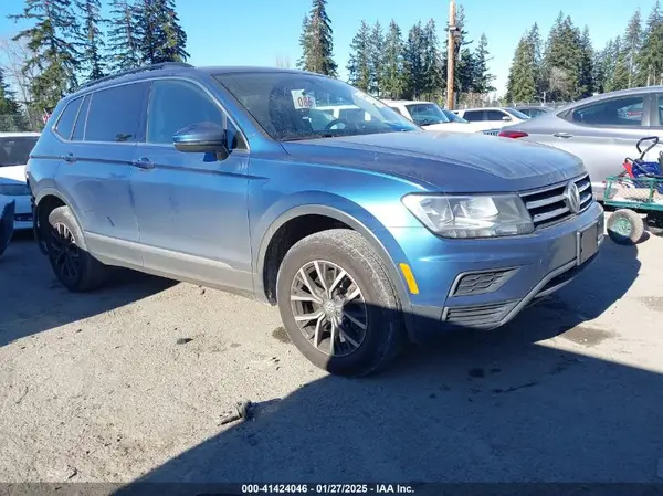 3VV2B7AX8LM066810 2020 VOLKSWAGEN TIGUAN - Image 1