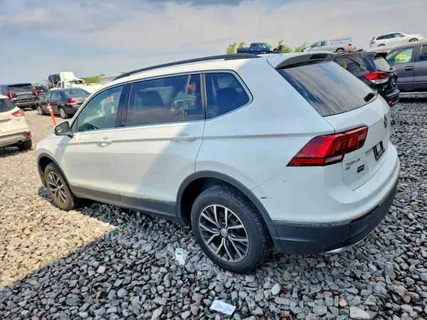 3VV2B7AX8LM068749 2020 VOLKSWAGEN TIGUAN - Image 2