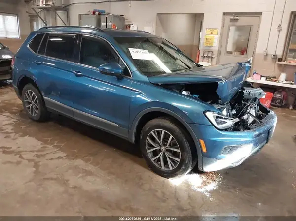 3VV2B7AX8LM076639 2020 VOLKSWAGEN TIGUAN - Image 1