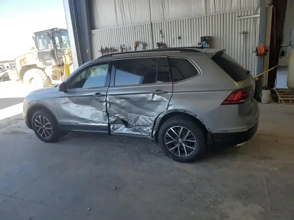 3VV2B7AX8LM080447 2020 VOLKSWAGEN TIGUAN - Image 2