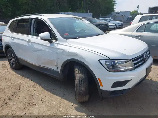 3VV2B7AX8LM091819 2020 VOLKSWAGEN TIGUAN - Image 1