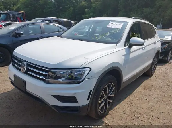 3VV2B7AX8LM091819 2020 VOLKSWAGEN TIGUAN - Image 2