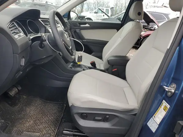2020 VOLKSWAGEN TIGUAN auction photo 7