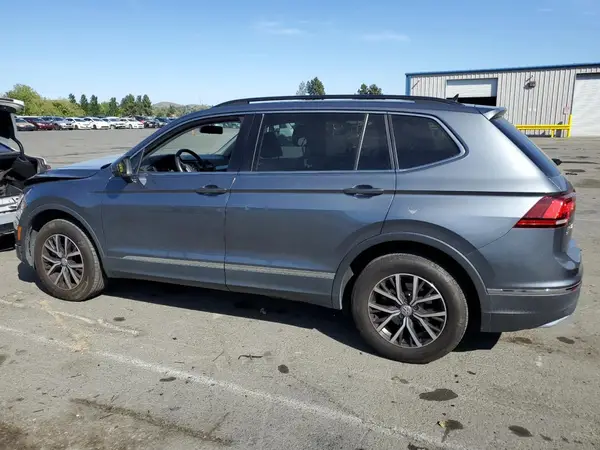 3VV2B7AX8LM103435 2020 VOLKSWAGEN TIGUAN - Image 2