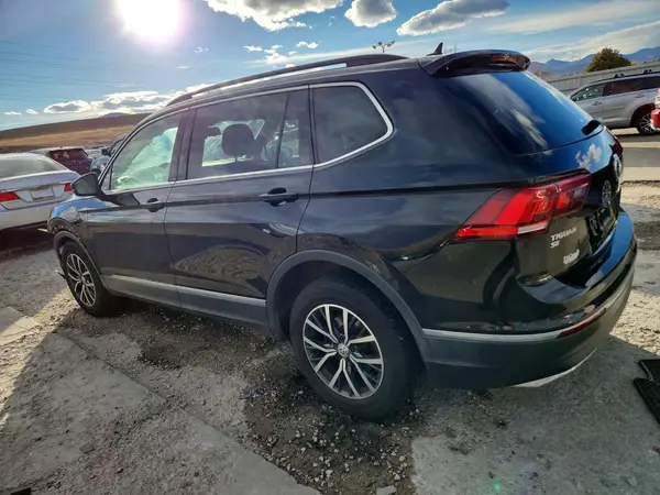 3VV2B7AX8LM130781 2020 VOLKSWAGEN TIGUAN - Image 2