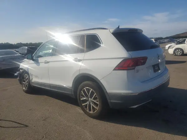 3VV2B7AX8LM133759 2020 VOLKSWAGEN TIGUAN - Image 2