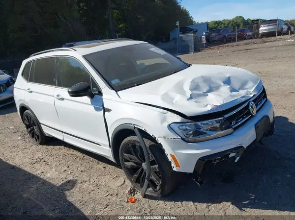 3VV2B7AX8LM160329 2020 VOLKSWAGEN TIGUAN - Image 1