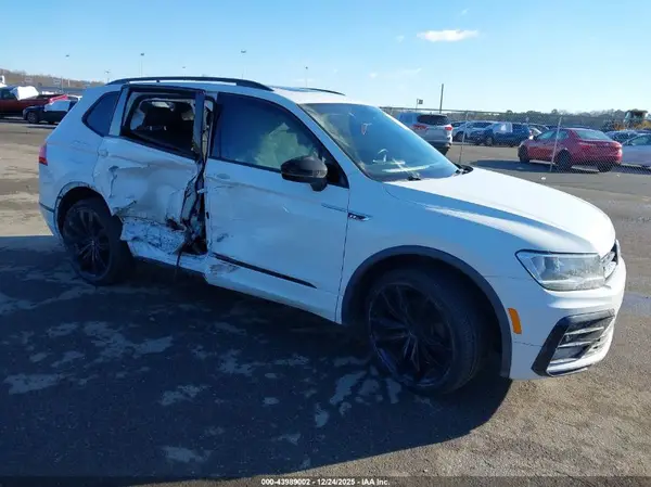3VV2B7AX8MM029368 2021 VOLKSWAGEN TIGUAN - Image 1