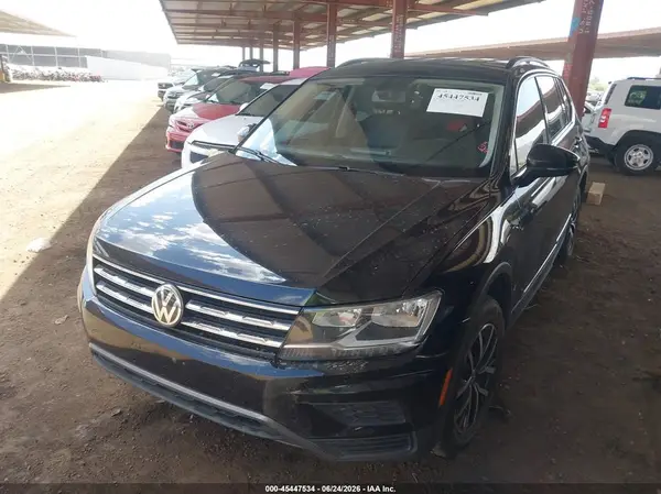 3VV2B7AX8MM048079 2021 VOLKSWAGEN TIGUAN - Image 2