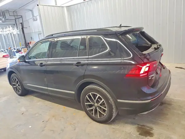 3VV2B7AX8MM064119 2021 VOLKSWAGEN TIGUAN - Image 2
