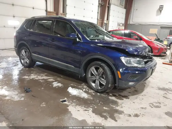 3VV2B7AX8MM077601 2021 VOLKSWAGEN TIGUAN - Image 1
