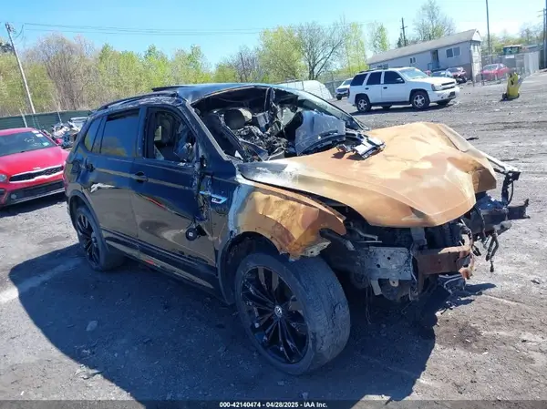 3VV2B7AX8MM079008 2021 VOLKSWAGEN TIGUAN - Image 1