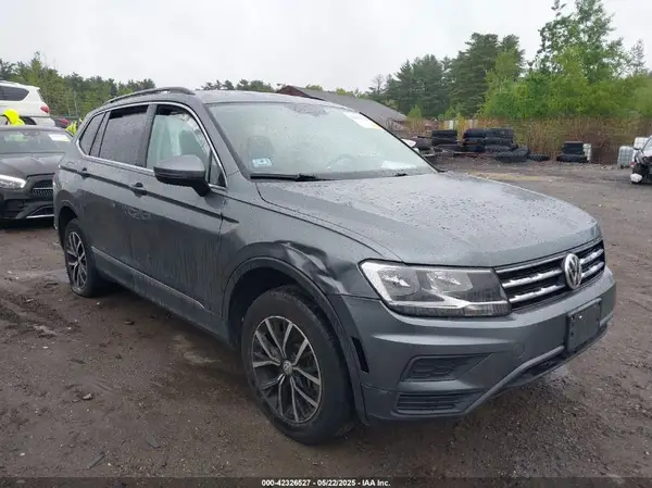 3VV2B7AX8MM099582 2021 VOLKSWAGEN TIGUAN - Image 1