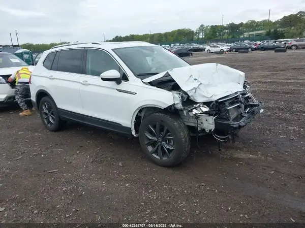 3VV2B7AX8NM109450 2022 VOLKSWAGEN TIGUAN - Image 1