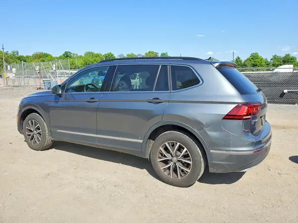 3VV2B7AX9JM004250 2018 VOLKSWAGEN TIGUAN - Image 2