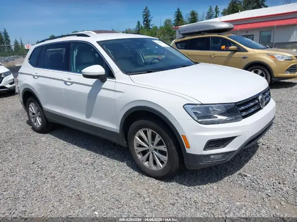 3VV2B7AX9JM011912 2018 VOLKSWAGEN TIGUAN - Image 1
