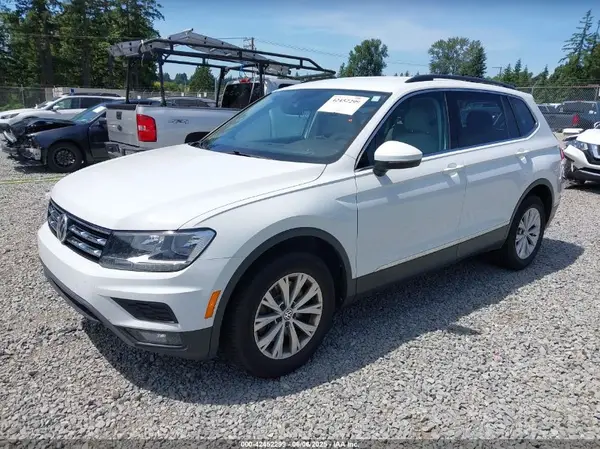 3VV2B7AX9JM011912 2018 VOLKSWAGEN TIGUAN - Image 2