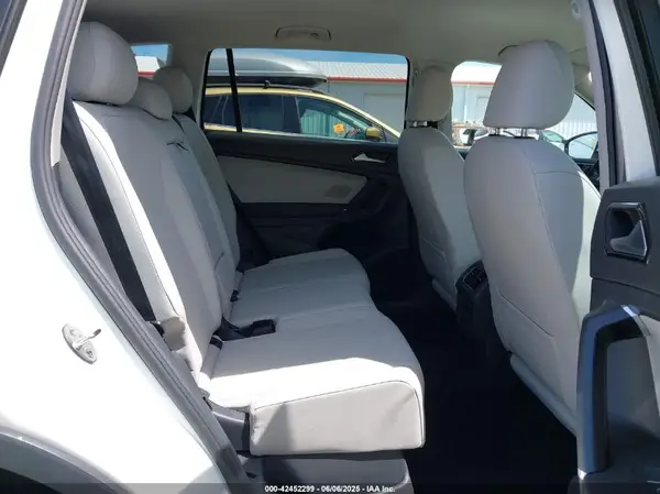 3VV2B7AX9JM011912 2018 VOLKSWAGEN TIGUAN - Image 8