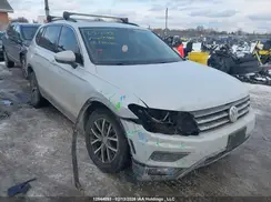 3VV2B7AX9JM017998 2018 VOLKSWAGEN TIGUAN