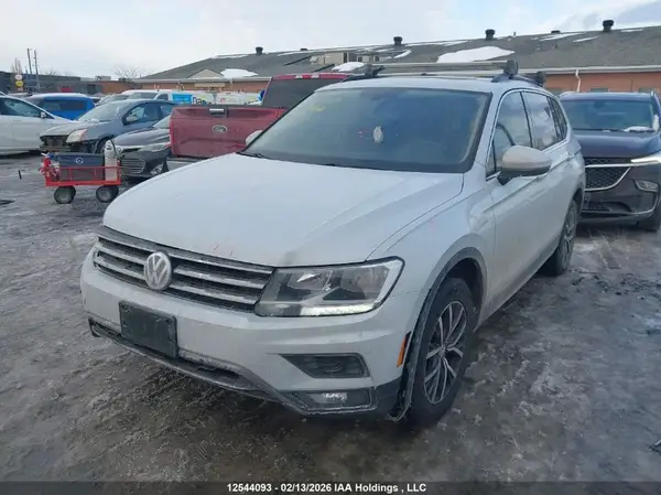 3VV2B7AX9JM017998 2018 VOLKSWAGEN TIGUAN - Image 2