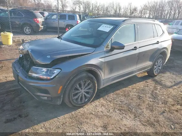 3VV2B7AX9JM019413 2018 VOLKSWAGEN TIGUAN - Image 2