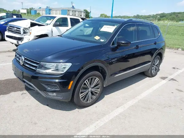 3VV2B7AX9JM051858 2018 VOLKSWAGEN TIGUAN - Image 2