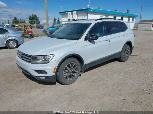 3VV2B7AX9JM058292 2018 VOLKSWAGEN TIGUAN - Image 2