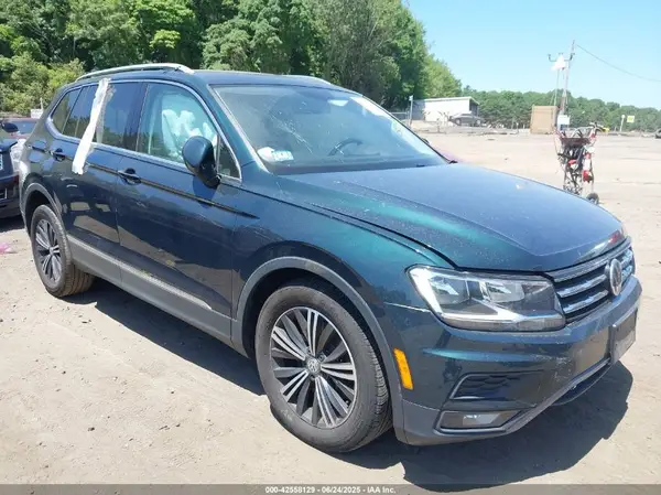 3VV2B7AX9JM058518 2018 VOLKSWAGEN TIGUAN - Image 1